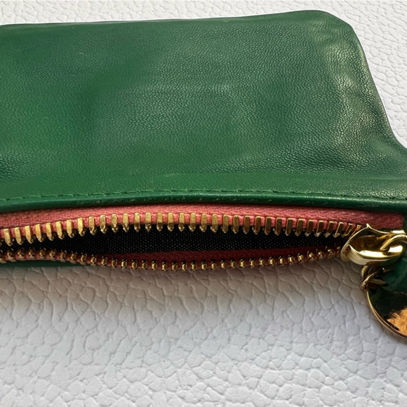 NEW CLARE V. Coin Clutch + CV Matches
Emerald Green Pink Italian Nappa Gold - Picture 5 of 12